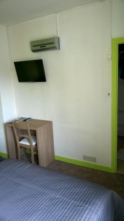 Hotel Des Voyageurs Vorey Habitación foto