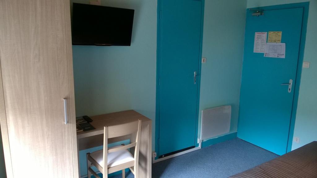 Hotel Des Voyageurs Vorey Habitación foto